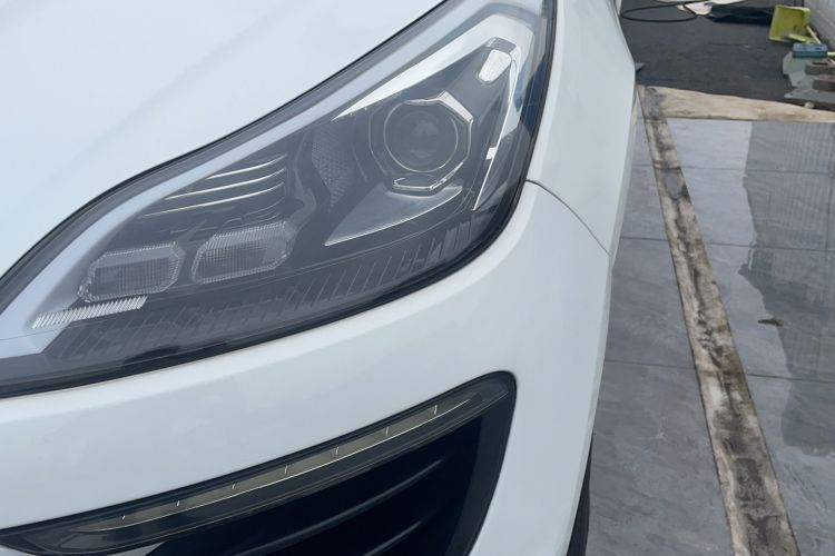 Used Zotye SR9 2017 2.0T Automatic Ultimate Road Edition Left Front Headlight