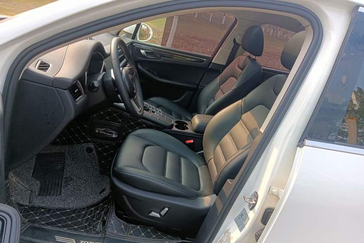 Used Zotye SR9 2017 2.0T Automatic Ultimate Dream Edition Left Front Seat