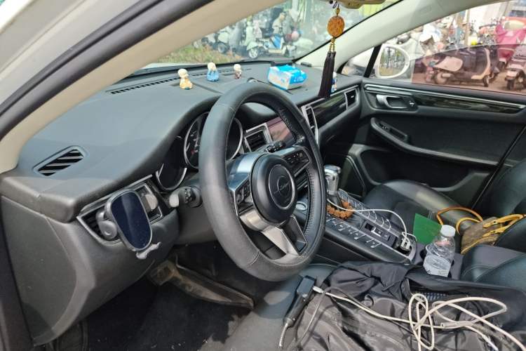 Used Zotye SR9 2017 2.0T Automatic Ultimate Edition Left Front Seat
