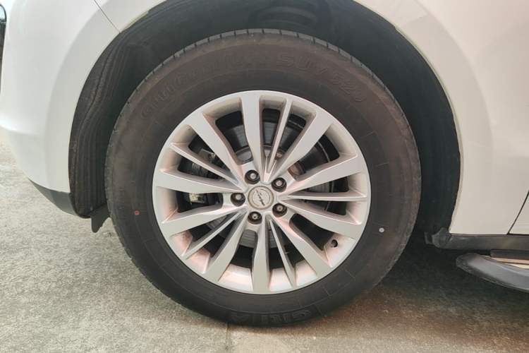 Used Zotye SR9 2017 2.0T Automatic Ultimate Edition Left Front Wheel Hub