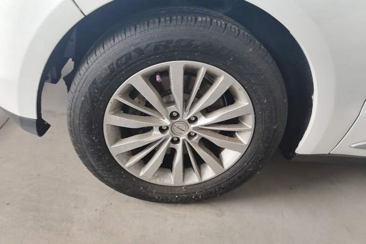 Used Zotye SR9 2017 2.0T Automatic Ultimate Edition Left Front Wheel Hub