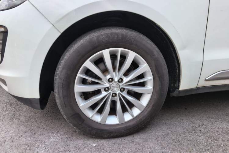 Used Zotye SR9 2017 2.0T Automatic Ultimate Road Edition Left Front Wheel Hub
