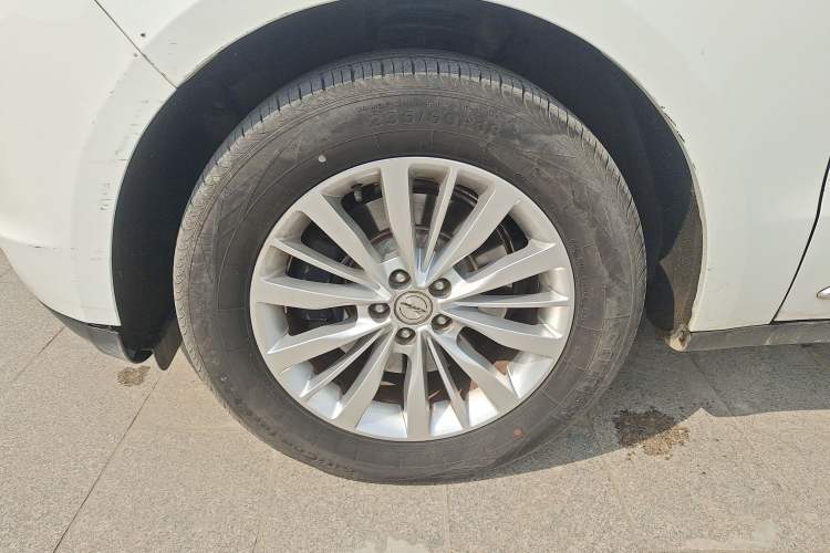 Used Zotye SR9 2017 2.0T Automatic Ultimate Edition Left Front Wheel Hub