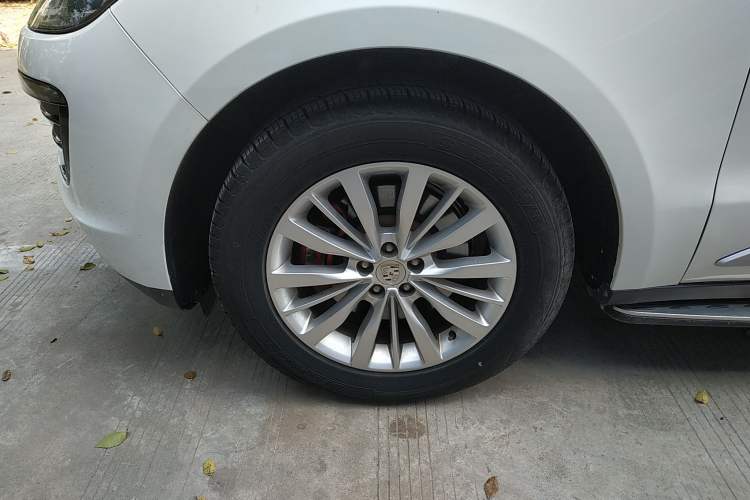 Used Zotye SR9 2017 2.0T Automatic Ultimate Edition Left Front Wheel Hub