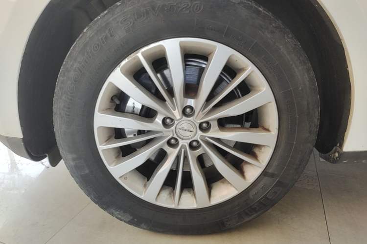 Used Zotye SR9 2017 2.0T Automatic Ultimate Edition Left Front Wheel Hub