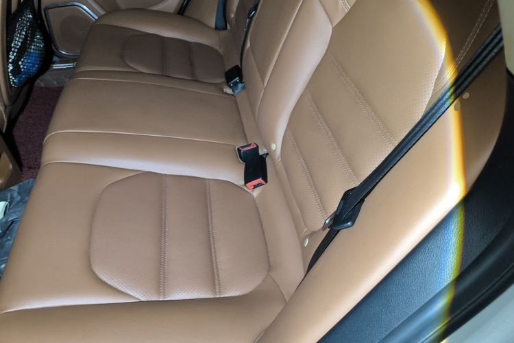 Used Zotye SR9 2017 2.0T Automatic Ultimate Edition Left Rear Seat