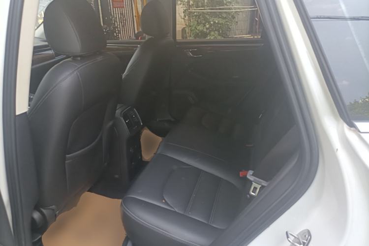 Used Zotye SR9 2017 2.0T Automatic Ultimate Light Edition Left Rear Seat