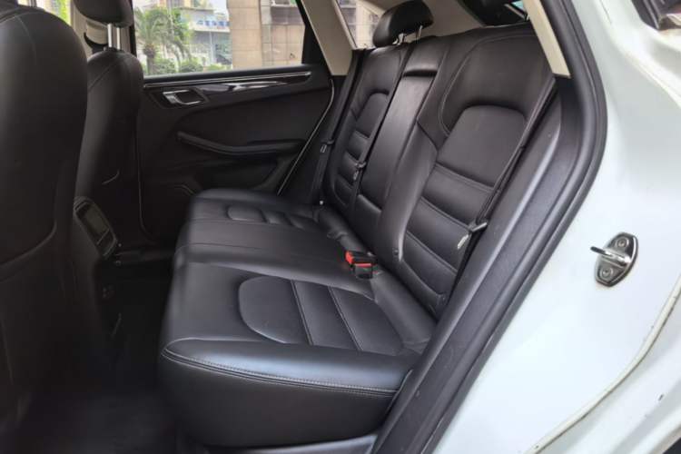 Used Zotye SR9 2017 2.0T Automatic Ultimate Road Edition Left Rear Seat