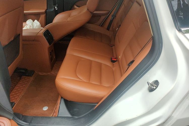 Used Zotye SR9 2017 2.0T Manual "Ultimate Heart" Edition Left Rear Seat