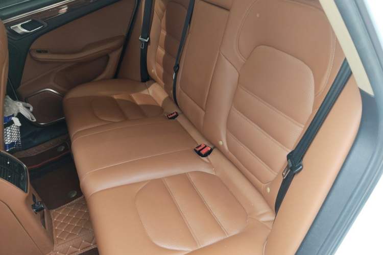 Used Zotye SR9 2017 2.0T Automatic Ultimate Edition Left Rear Seat