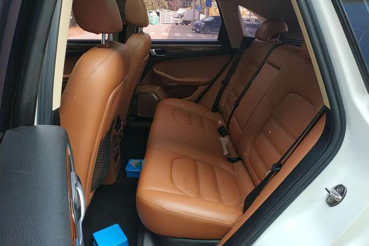 Used Zotye SR9 2017 2.0T Automatic Ultimate Edition Left Rear Seat