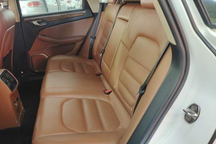 Used Zotye SR9 2017 2.0T Automatic Ultimate Edition Left Rear Seat