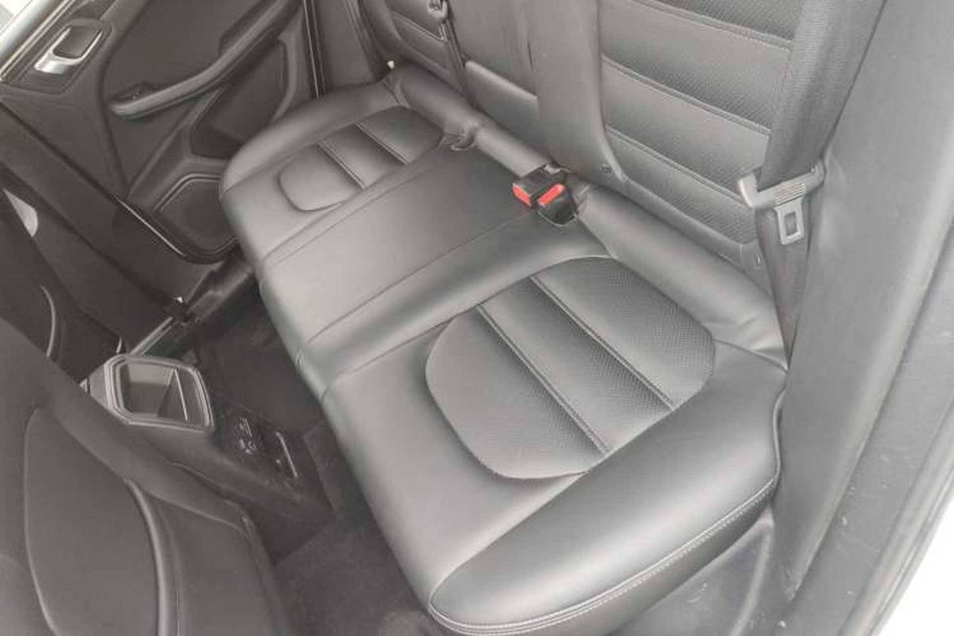 Used Zotye SR9 2017 2.0T Automatic Ultimate Road Edition Left Rear Seat