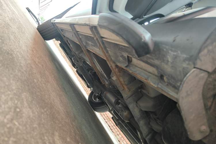 Used Zotye SR9 2017 2.0T Automatic Ultimate Edition Left Side Sill