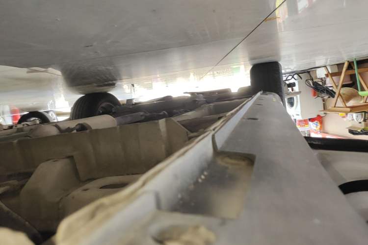 Used Zotye SR9 2017 2.0T Automatic Ultimate Edition Left Side Sill