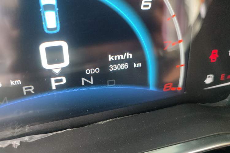 Used Zotye SR9 2017 2.0T Automatic Ultimate Dream Edition Odometer Close Up