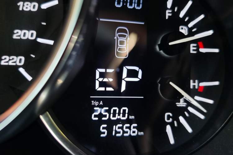 Used Zotye SR9 2017 2.0T Automatic Ultimate Road Edition Odometer Close Up