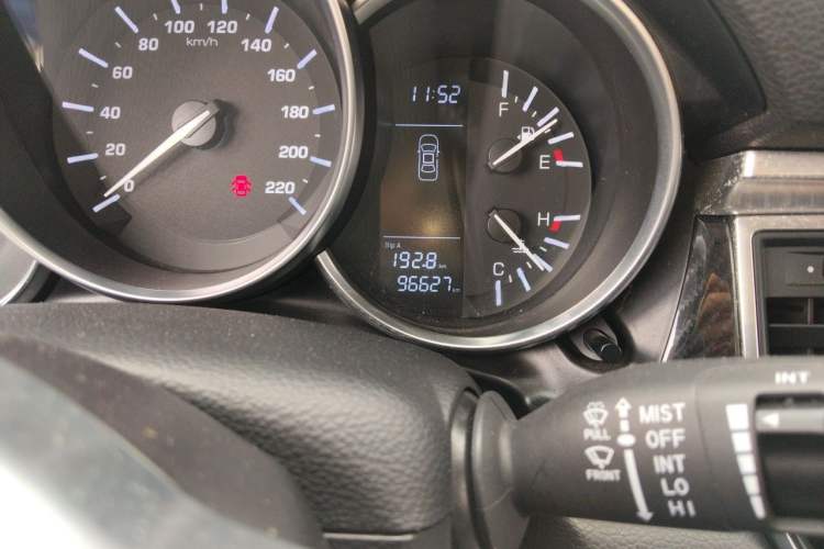 Used Zotye SR9 2017 2.0T Manual "Ultimate Road" Edition Odometer Close Up