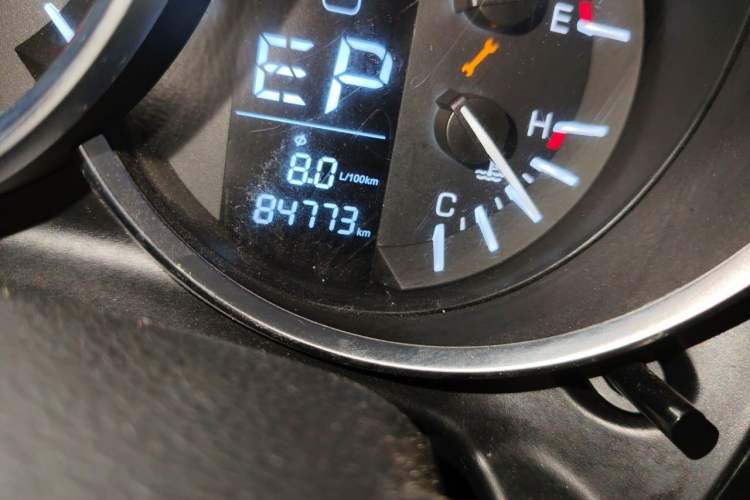 Used Zotye SR9 2017 2.0T Automatic Ultimate Edition Odometer Close Up