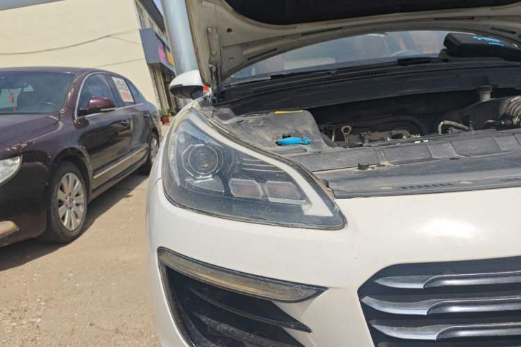 Used Zotye SR9 2017 2.0T Manual "Ultimate Heart" Edition Right Front Headlight
