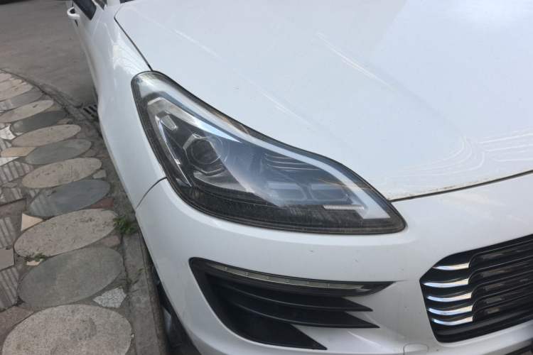 Used Zotye SR9 2017 2.0T Automatic Ultimate Road Edition Right Front Headlight