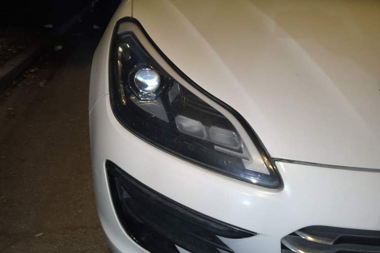 Used Zotye SR9 2017 2.0T Automatic Ultimate Edition Right Front Headlight