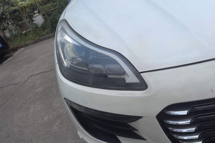 Used Zotye SR9 2017 2.0T Manual "Ultimate Road" Edition Right Front Headlight