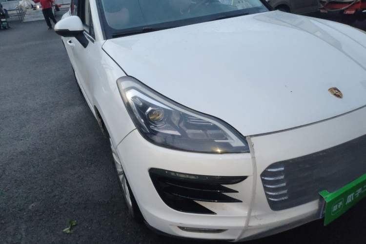 Used Zotye SR9 2017 2.0T Automatic Ultimate Edition Right Front Headlight