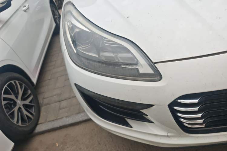Used Zotye SR9 2017 2.0T Automatic Ultimate Edition Right Front Headlight