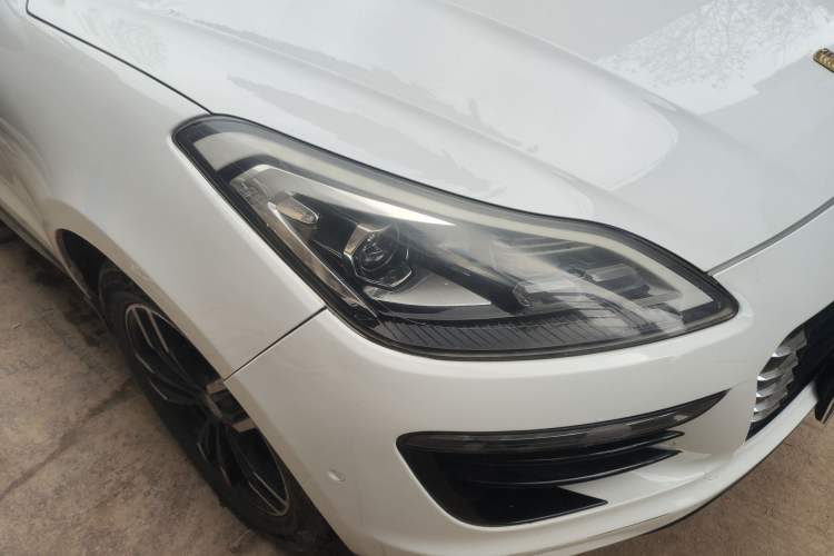 Used Zotye SR9 2017 2.0T Automatic Ultimate Dream Edition Right Front Headlight