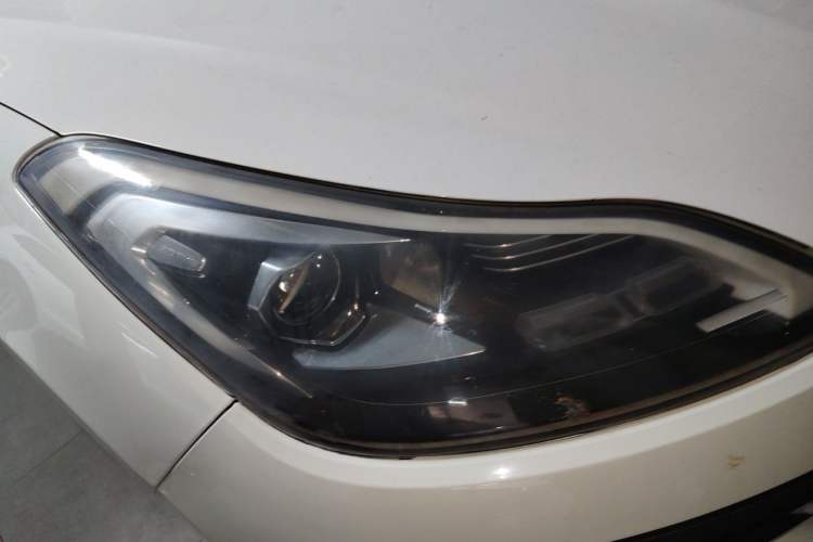 Used Zotye SR9 2017 2.0T Automatic Ultimate Edition Right Front Headlight