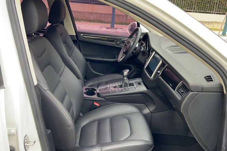 Used Zotye SR9 2017 2.0T Manual "Ultimate Road" Edition Right Front Seat