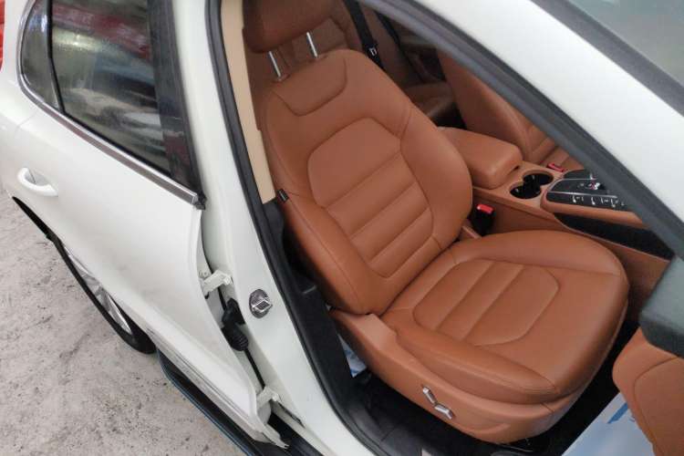 Used Zotye SR9 2017 2.0T Automatic Ultimate Edition Right Front Seat