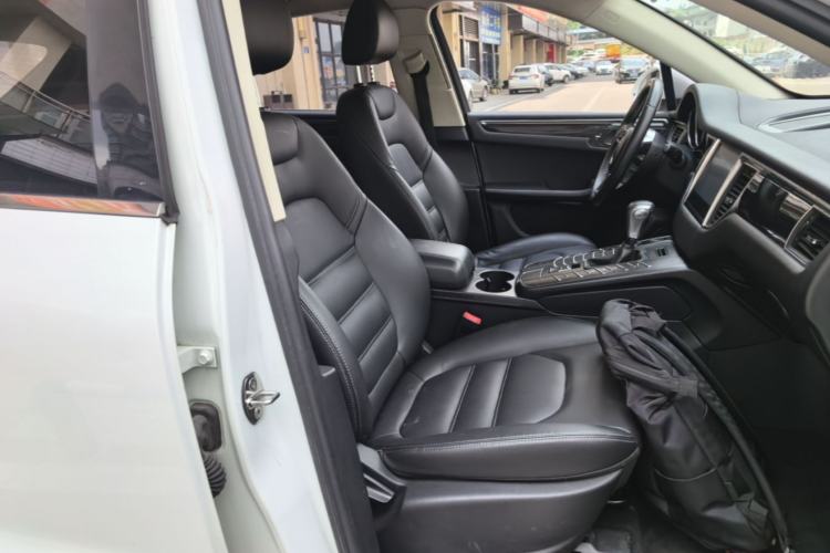 Used Zotye SR9 2017 2.0T Automatic Ultimate Road Edition Right Front Seat