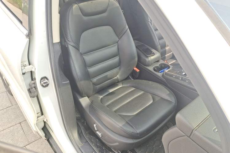 Used Zotye SR9 2017 2.0T Automatic Ultimate Edition Right Front Seat