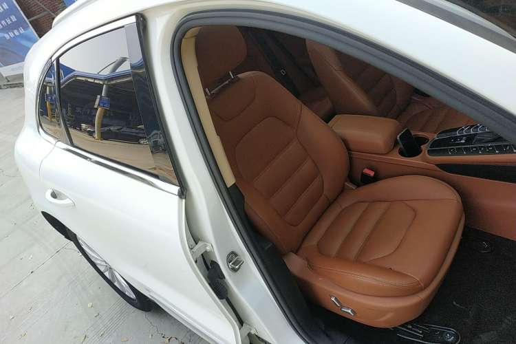 Used Zotye SR9 2017 2.0T Automatic Ultimate Edition Right Front Seat