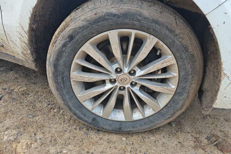 Used Zotye SR9 2017 2.0T Manual "Ultimate Road" Edition Right Front Wheel Hub