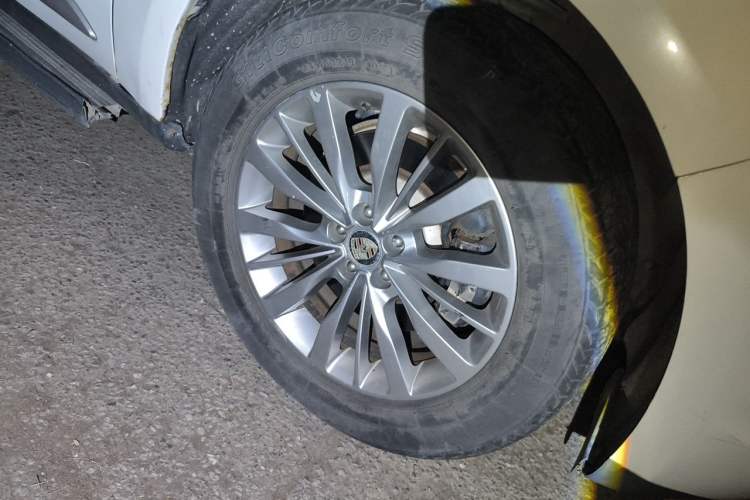 Used Zotye SR9 2017 2.0T Automatic Ultimate Edition Right Front Wheel Hub