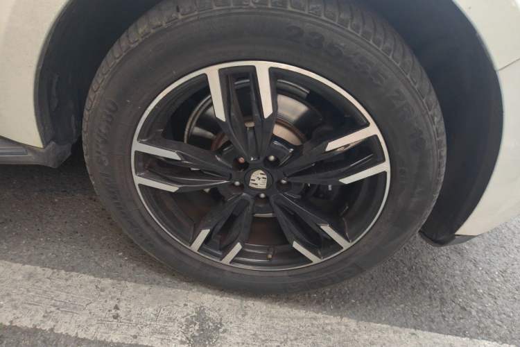 Used Zotye SR9 2017 2.0T Automatic Ultimate Dream Edition Right Front Wheel Hub
