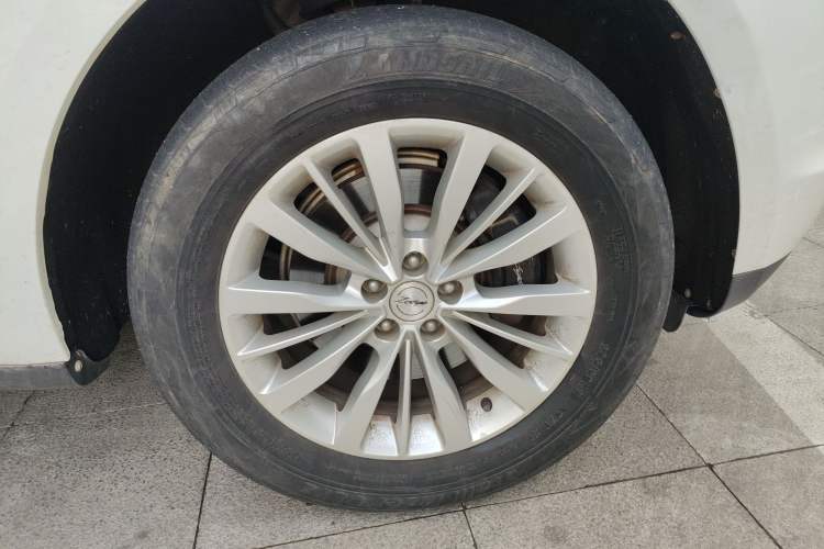 Used Zotye SR9 2017 2.0T Manual "Ultimate Heart" Edition Right Front Wheel Hub