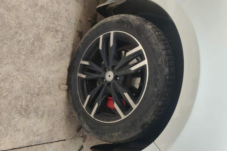 Used Zotye SR9 2017 2.0T Automatic Ultimate Dream Edition Right Front Wheel Hub
