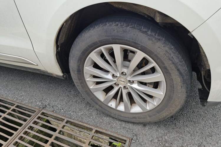 Used Zotye SR9 2017 2.0T Automatic Ultimate Edition Right Front Wheel Hub