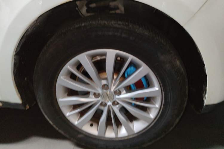 Used Zotye SR9 2017 2.0T Automatic Ultimate Edition Right Front Wheel Hub