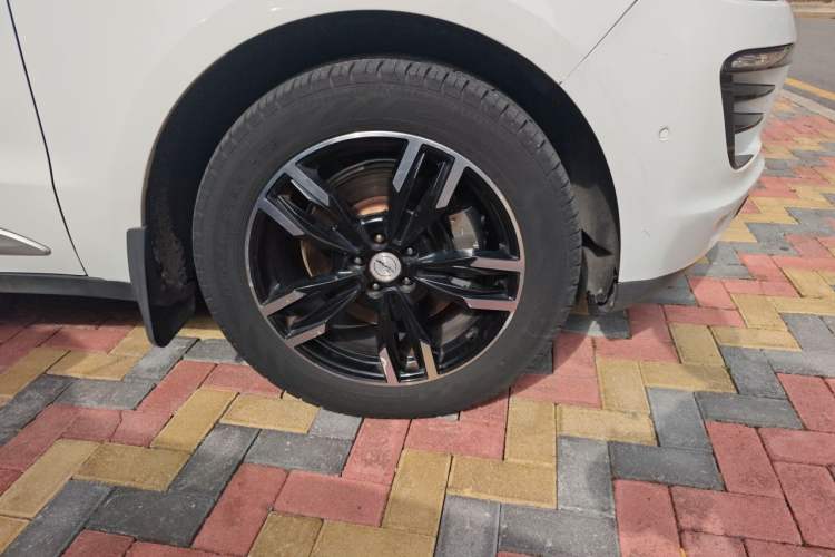 Used Zotye SR9 2017 2.0T Automatic Ultimate Dream Edition Right Front Wheel Hub