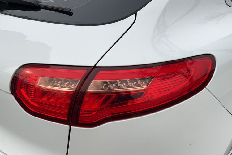 Used Zotye SR9 2017 2.0T Manual "Ultimate Road" Edition Right Rear Taillight