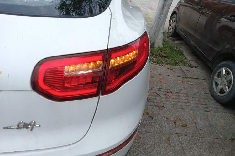 Used Zotye SR9 2017 2.0T Manual "Ultimate Light" Edition Right Rear Taillight