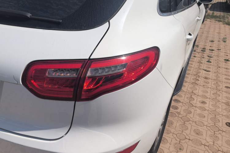 Used Zotye SR9 2017 2.0T Manual "Ultimate Light" Edition Right Rear Taillight