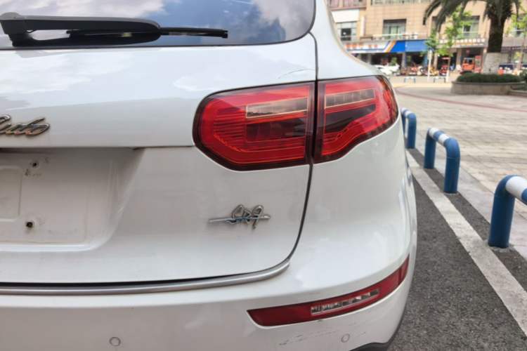 Used Zotye SR9 2017 2.0T Automatic Ultimate Road Edition Right Rear Taillight