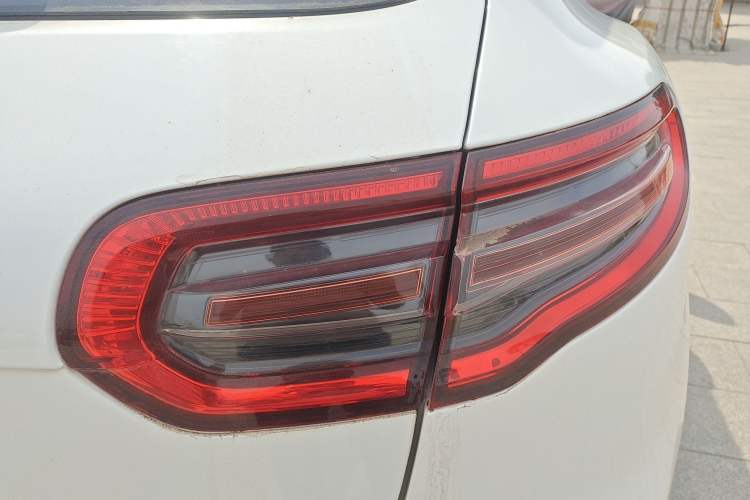 Used Zotye SR9 2017 2.0T Automatic Ultimate Edition Right Rear Taillight