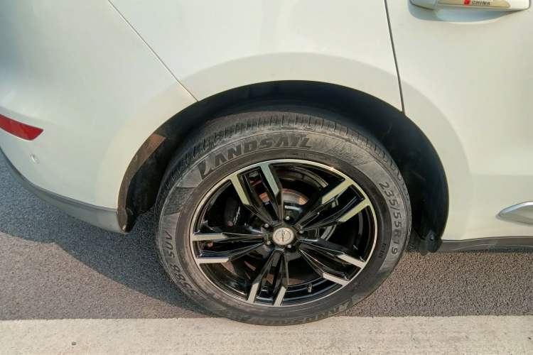 Used Zotye SR9 2017 2.0T Automatic Ultimate Dream Edition Right Rear Wheel Hub